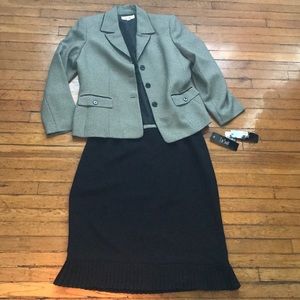 TWO PIECE LADIES SKIRT SUIT